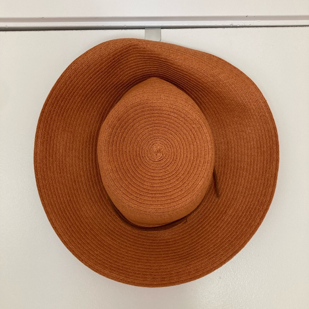 Main Character hat - Picture 2 of 5
